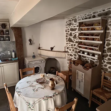 Grandma Stella's Old House Apolakkia